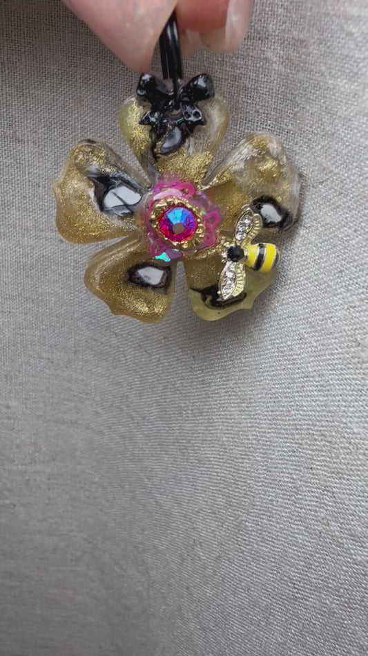 Flower Save the Bees - Jewel tag for dogs